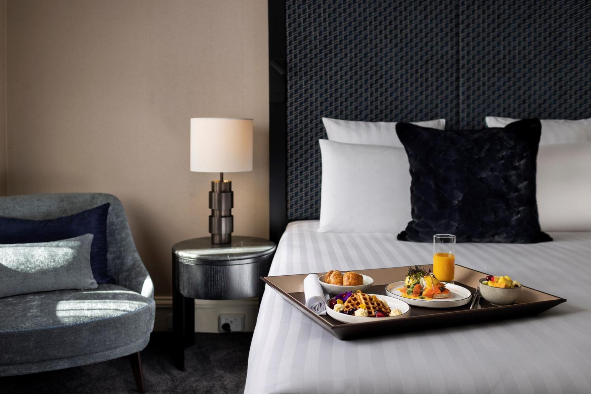 Pullman Auckland Hotel & Apartments Экстерьер фото Room service